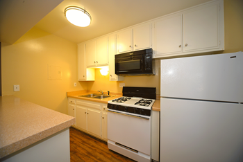 Ponderosa Apartments kitchen with appliances